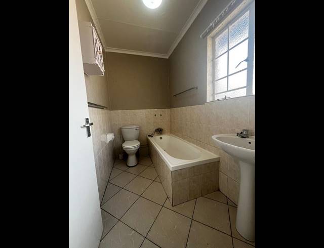 1 BEDROOM PROPERTY TO RENT IN KENLEAF